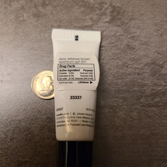 PCA Skin Daily Defense Broad Spectrum SPF 50+ AntiAging Sunscreen Cream - Picture 3 of 4